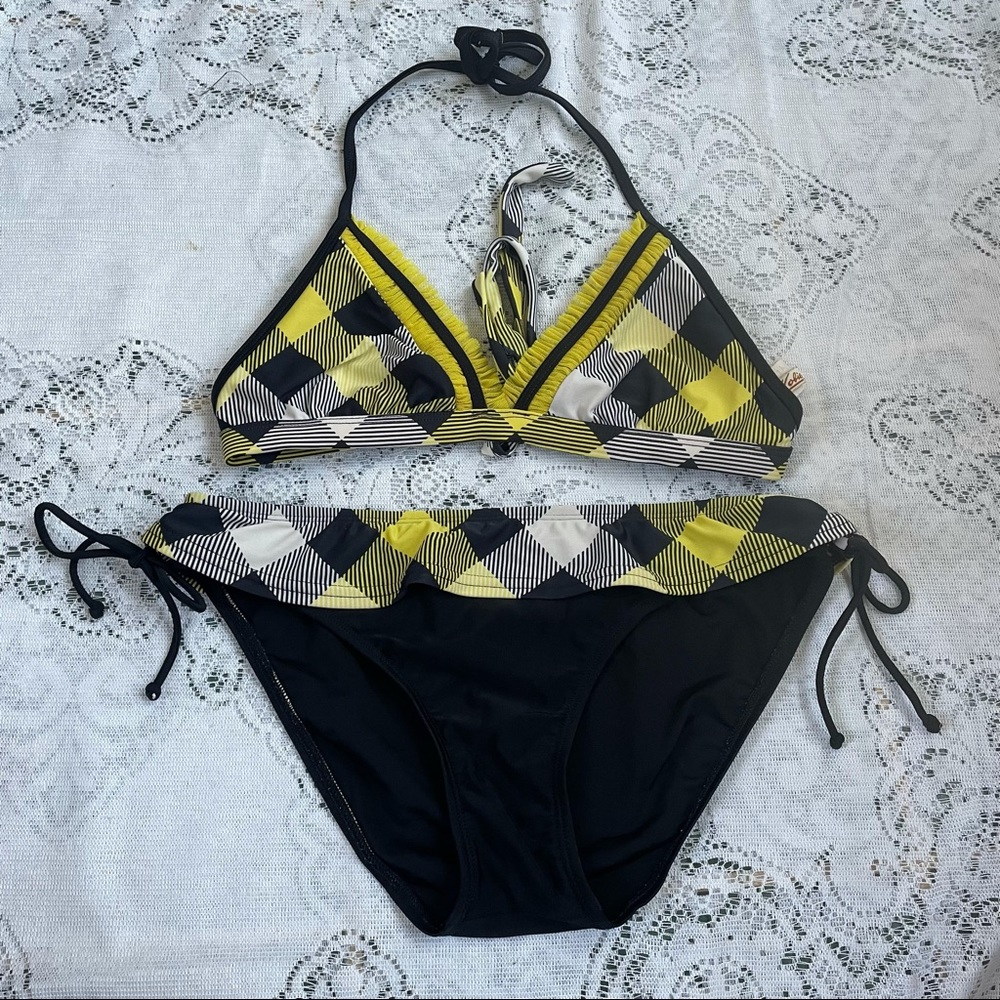 Vintage y2k black and yellow checkered frilly 2 piece bikini set
